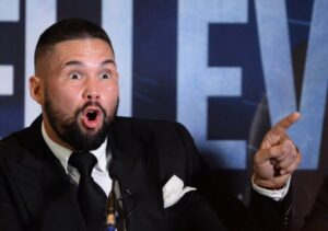 Tony Bellew: crede che Usyk possa battere Fury