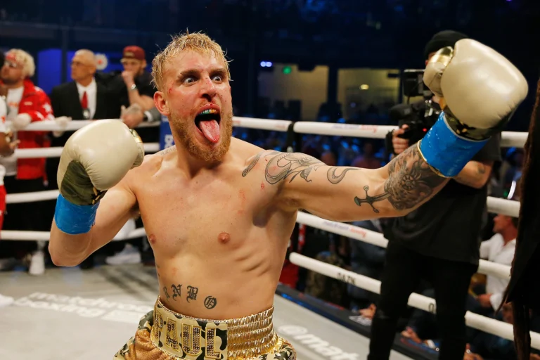 Jake Paul lancia la sfida a Floyd Mayweather