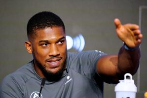 Anthony Joshua conferma che sfiderà Deontay Wilder