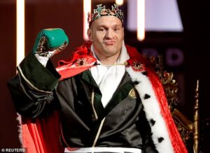 Tyson Fury attacca gli altri pesi massimi