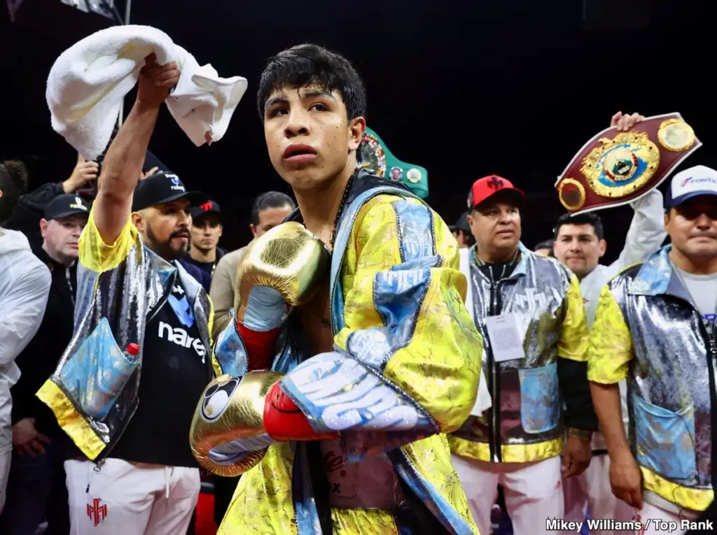 Munguia attiva la clausola rematch con Bruno Surace